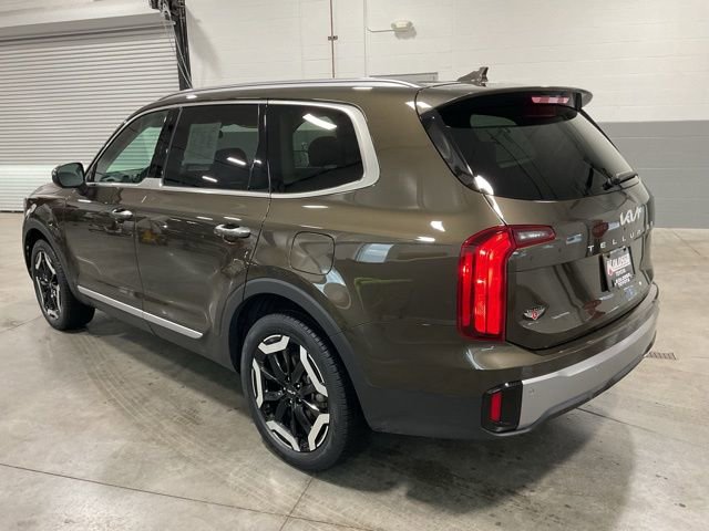 Used 2025 Kia Telluride S image 4