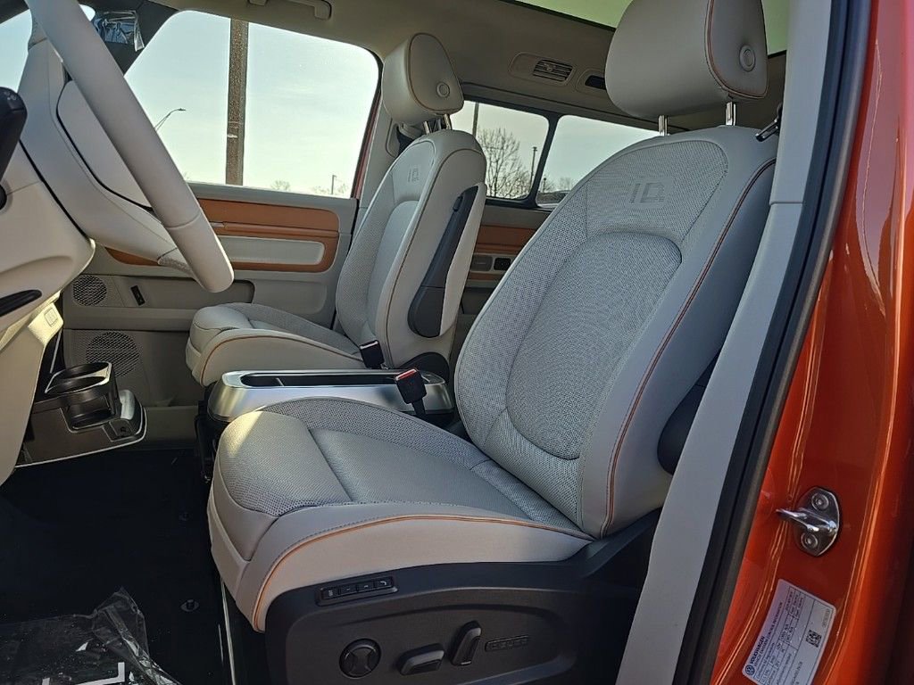 New 2025 Volkswagen ID. Buzz 1st Edition AWD/4WD video 3