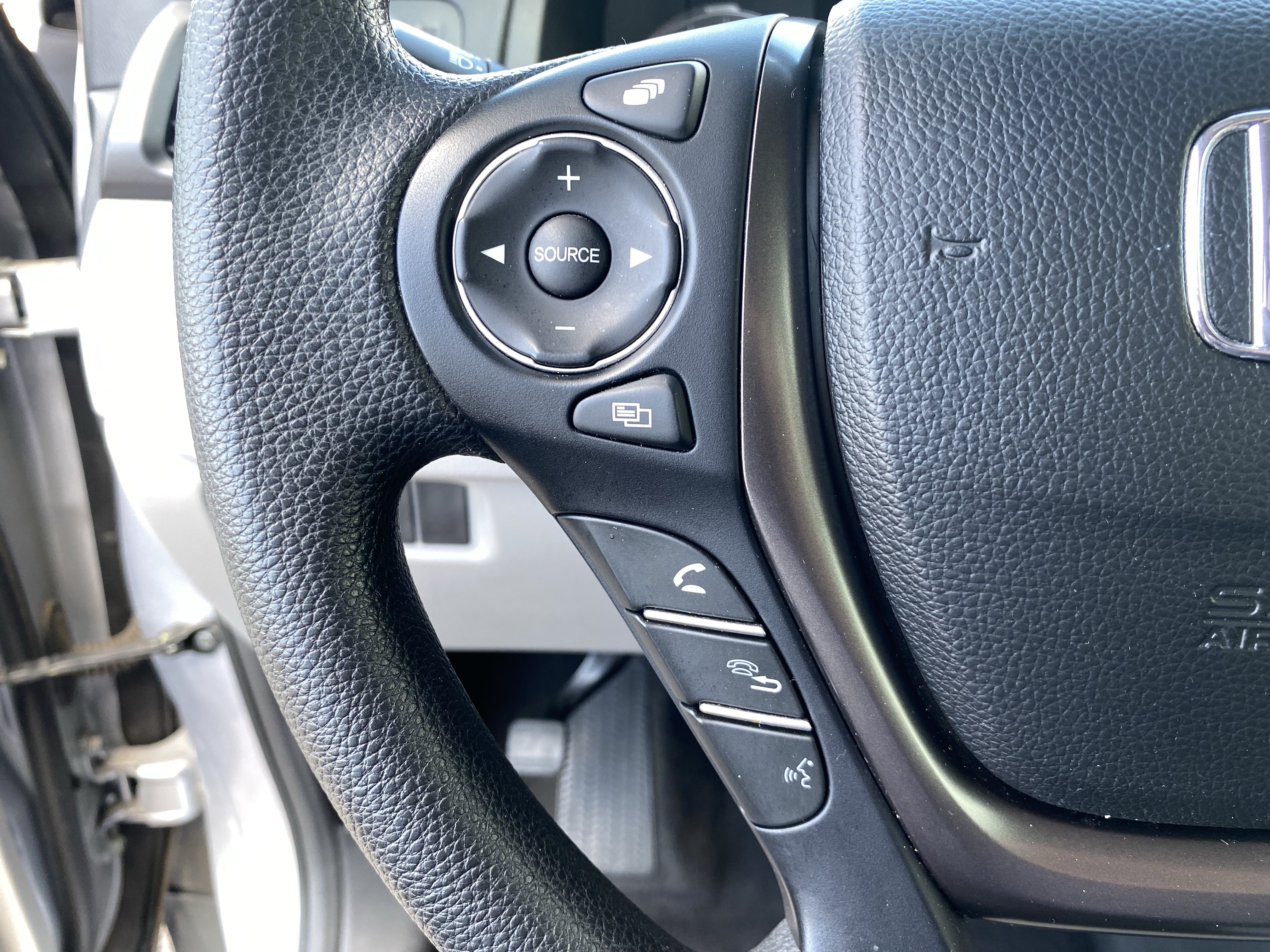 Used 2018 Honda Pilot EX image 28