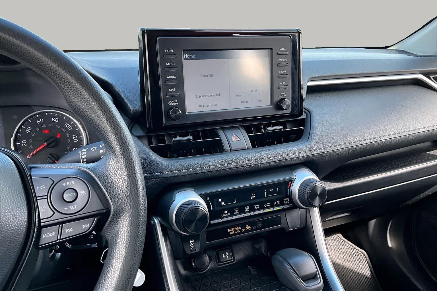 Used 2019 Toyota RAV4 LE w/ Carpet Mat Package FWD image 7