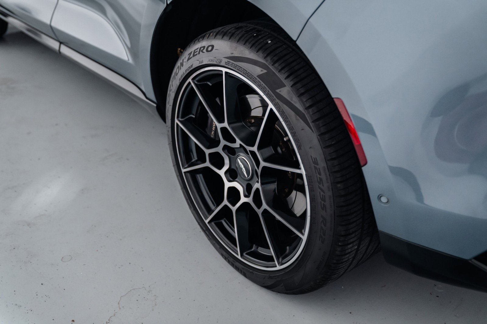 Used 2021 Aston Martin DBX image 38