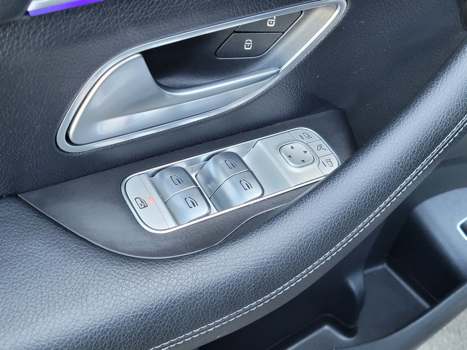 Used 2024 Mercedes-Benz GLS 450 4MATIC image 17