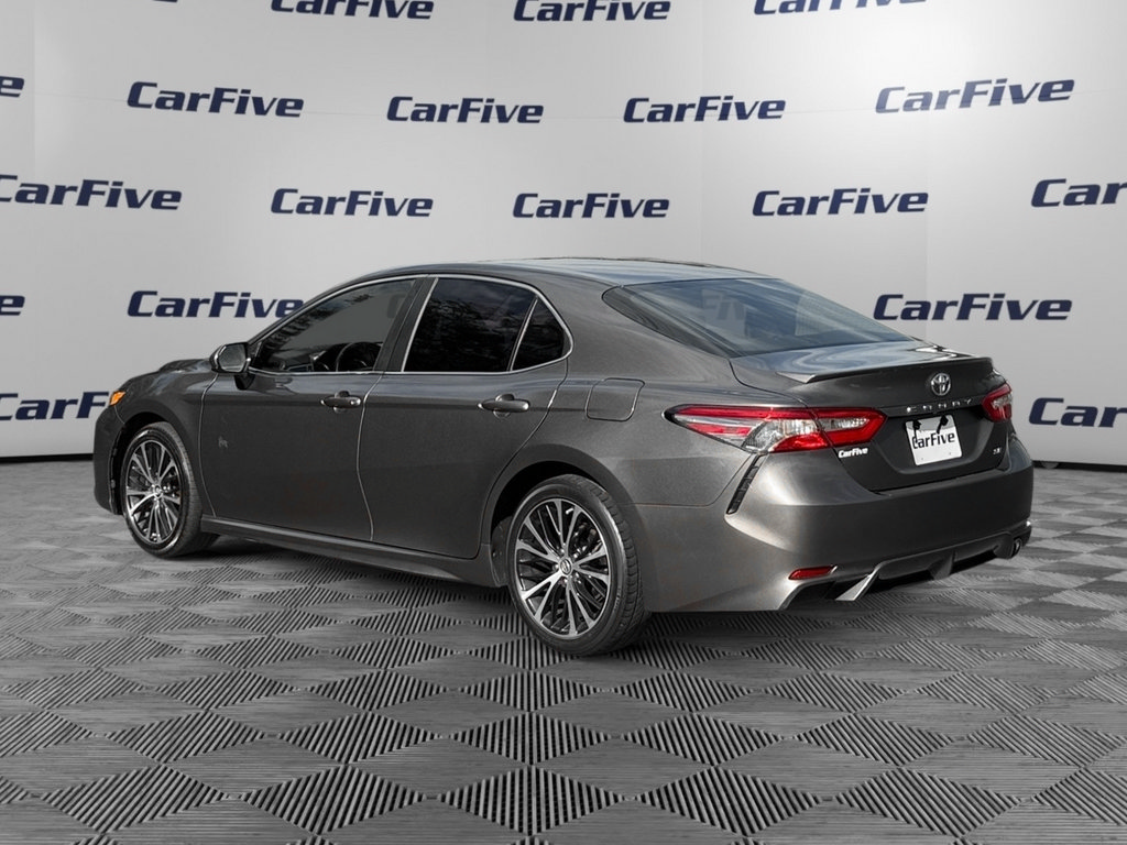 Used 2018 Toyota Camry SE w/ Moonroof Package FWD image 3