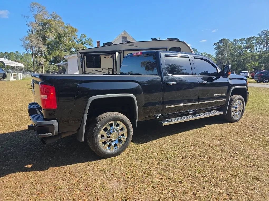 Used 2018 GMC Sierra 2500 Denali image 5