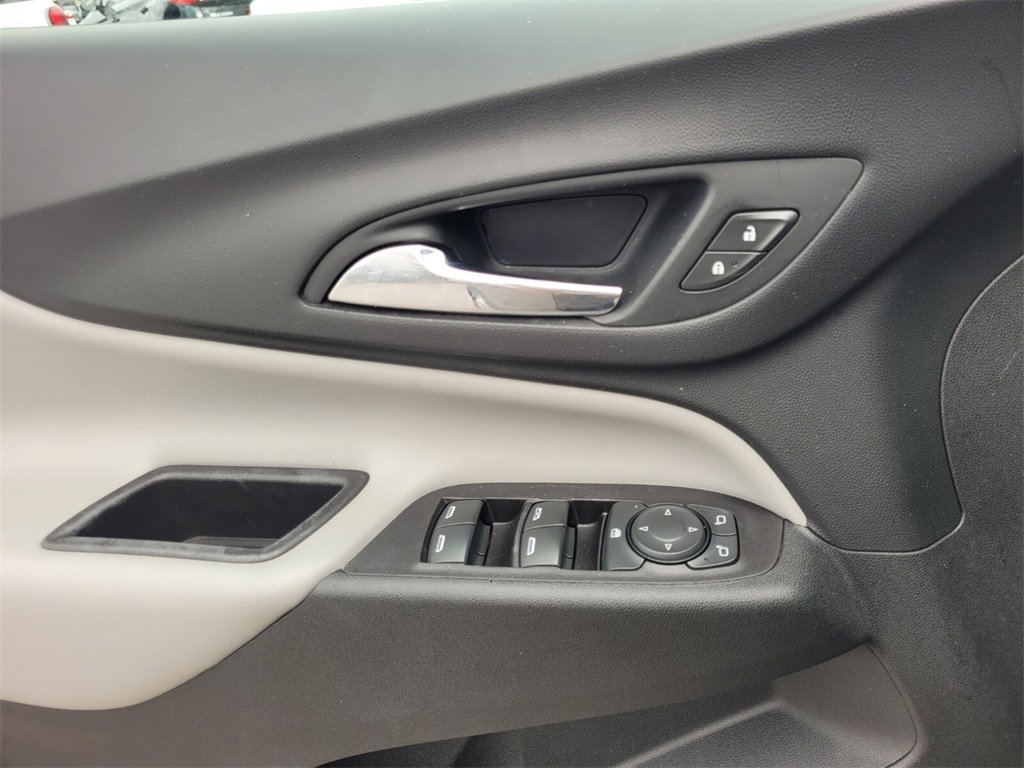 Used 2019 Chevrolet Equinox LS image 24