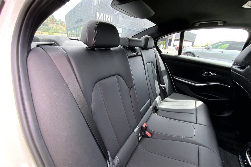 Used 2024 BMW 330e w/ Convenience Package RWD image 27
