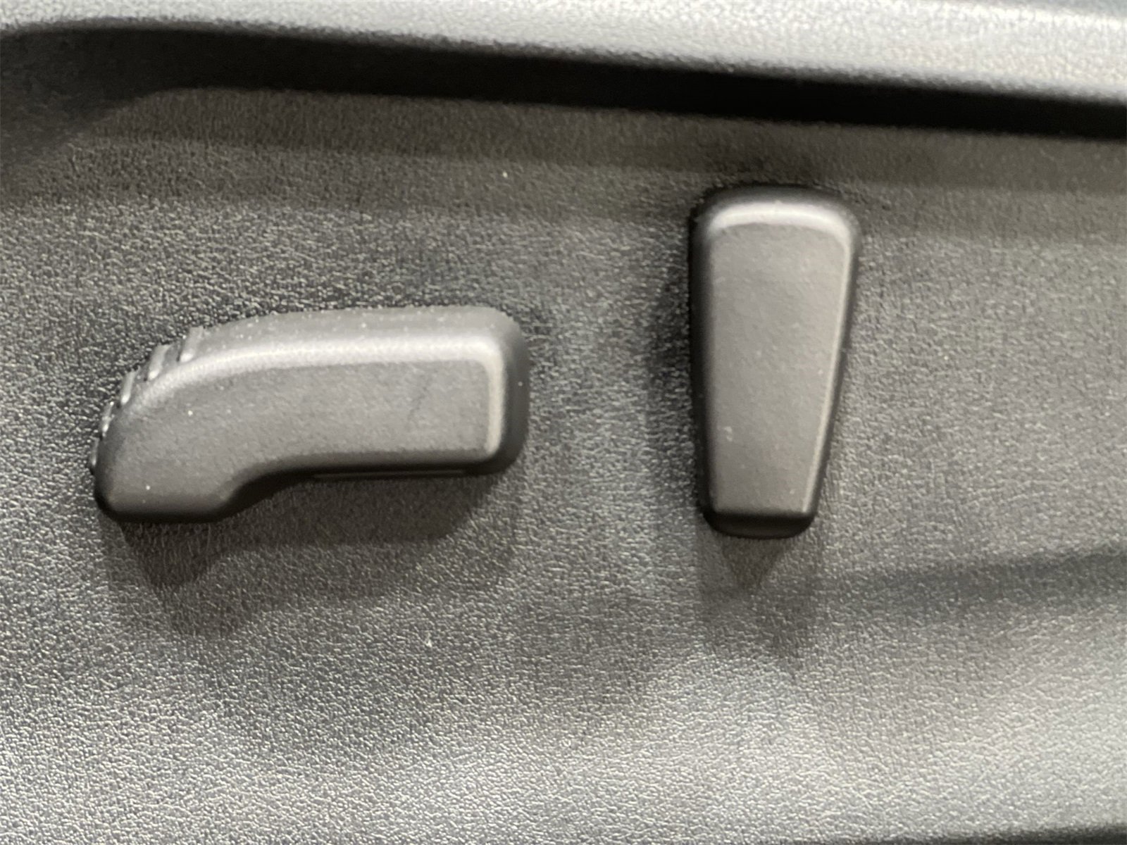 Certified 2024 Subaru Ascent Premium w/ Convenience Package image 12