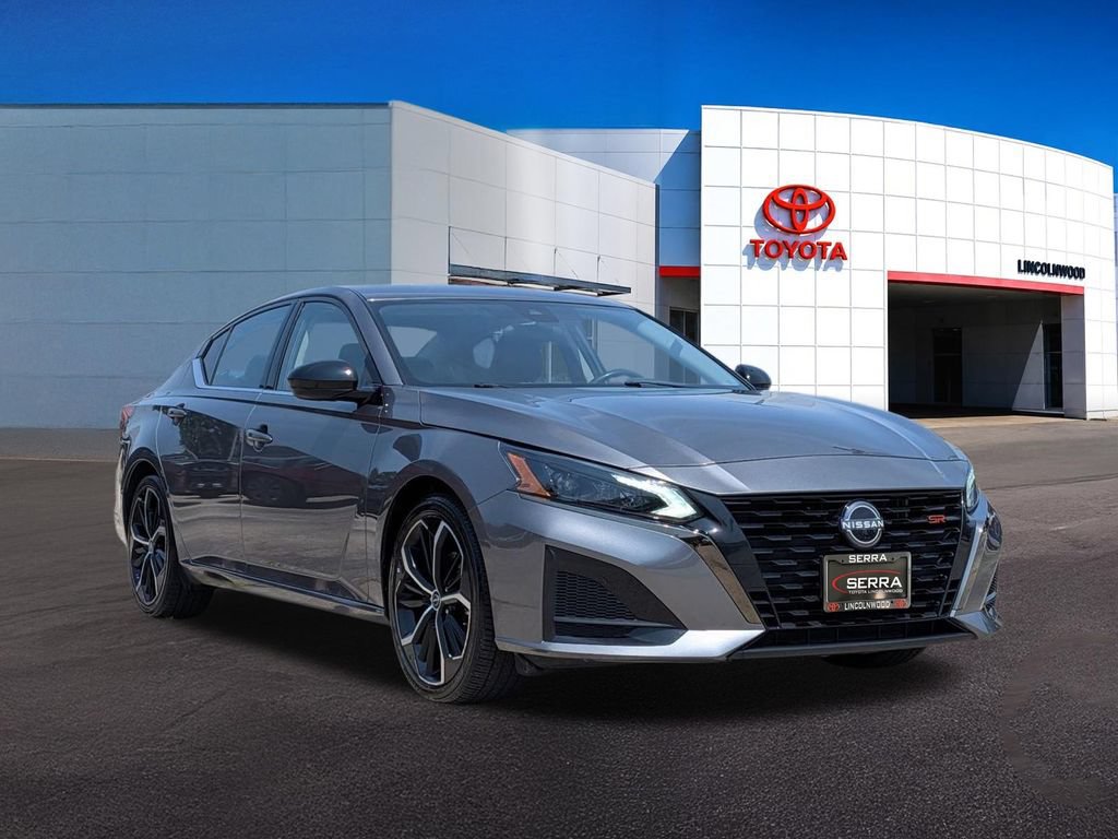 Used 2024 Nissan Altima 2.5 SR FWD image 7