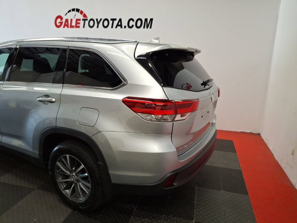 Used 2019 Toyota Highlander XLE AWD/4WD image 7