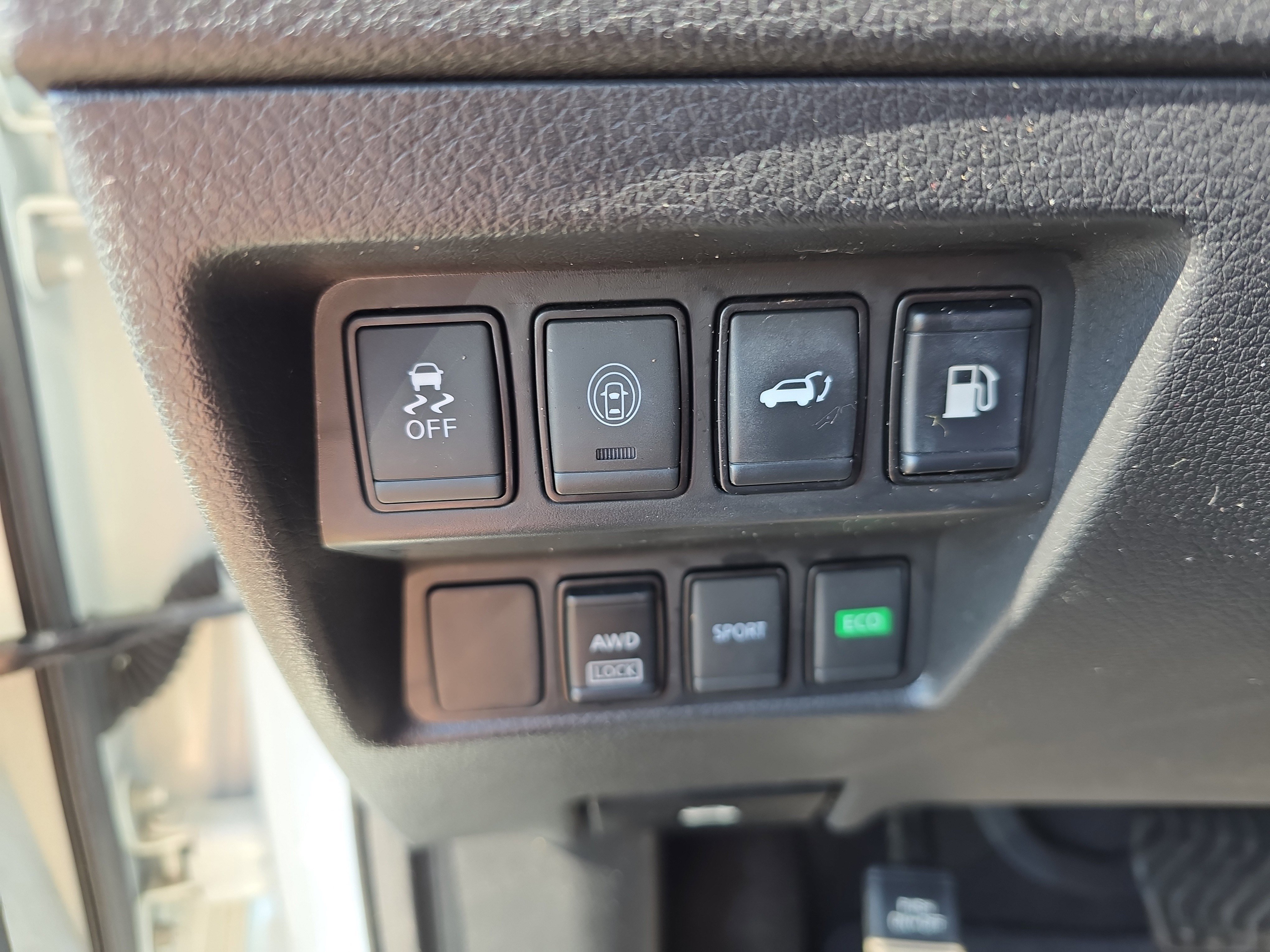 Used 2020 Nissan Rogue SV image 21