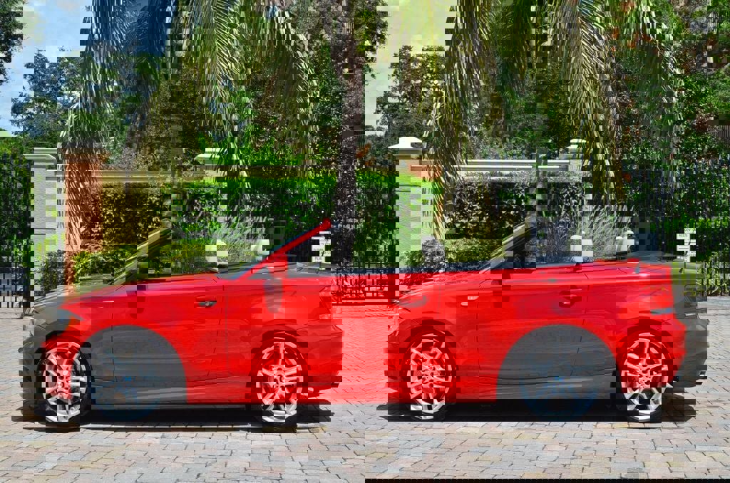 Used 2012 BMW 135i Convertible image 3