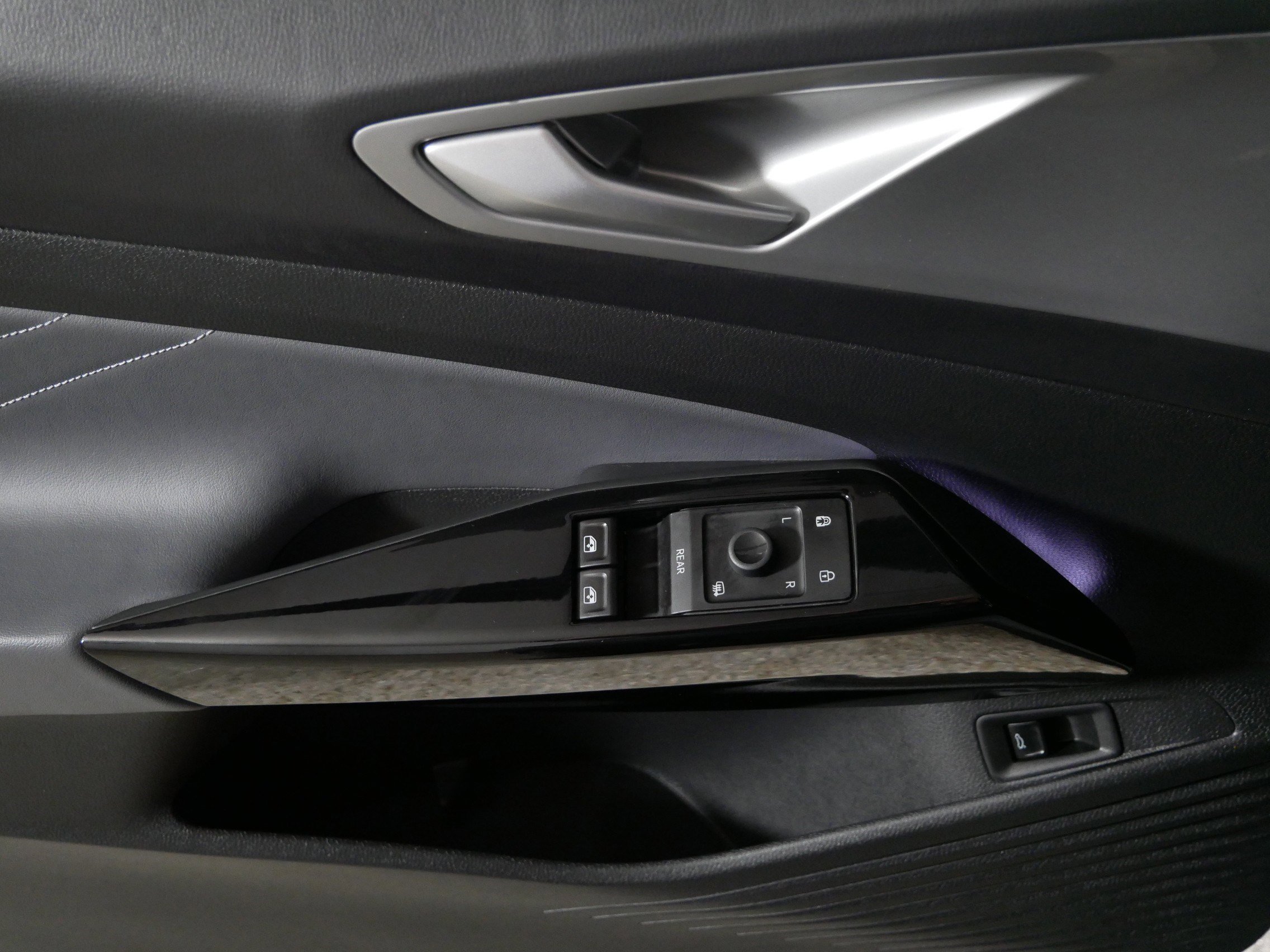 Certified 2023 Volkswagen ID.4 Pro S image 19