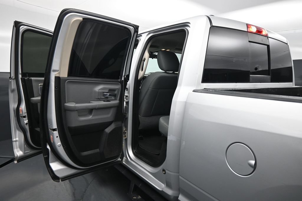 Used 2018 RAM 1500 Classic SLT RWD image 13