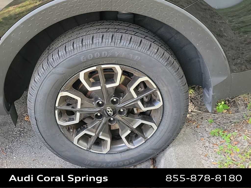 Used 2022 Hyundai Santa Cruz SEL w/ Activity Package FWD image 16