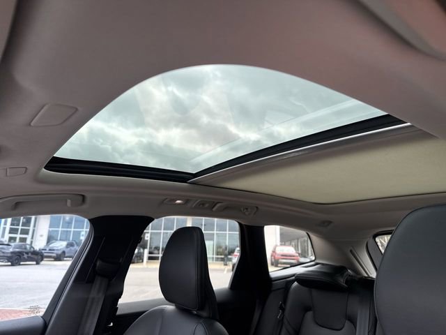 Used 2024 Volvo XC60 B5 Core w/ Protection Package Premier image 22