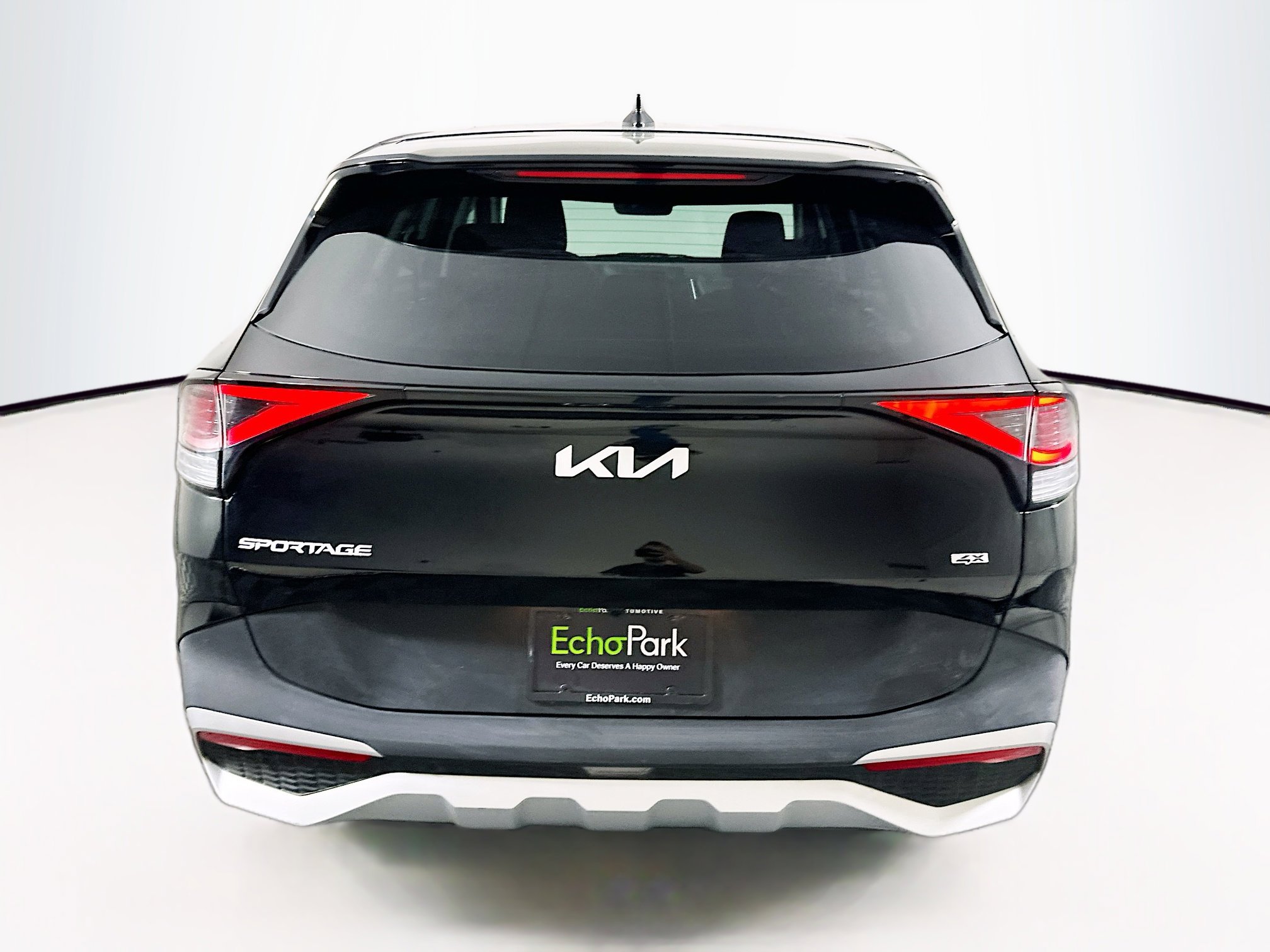 Used 2025 Kia Sportage LX image 7