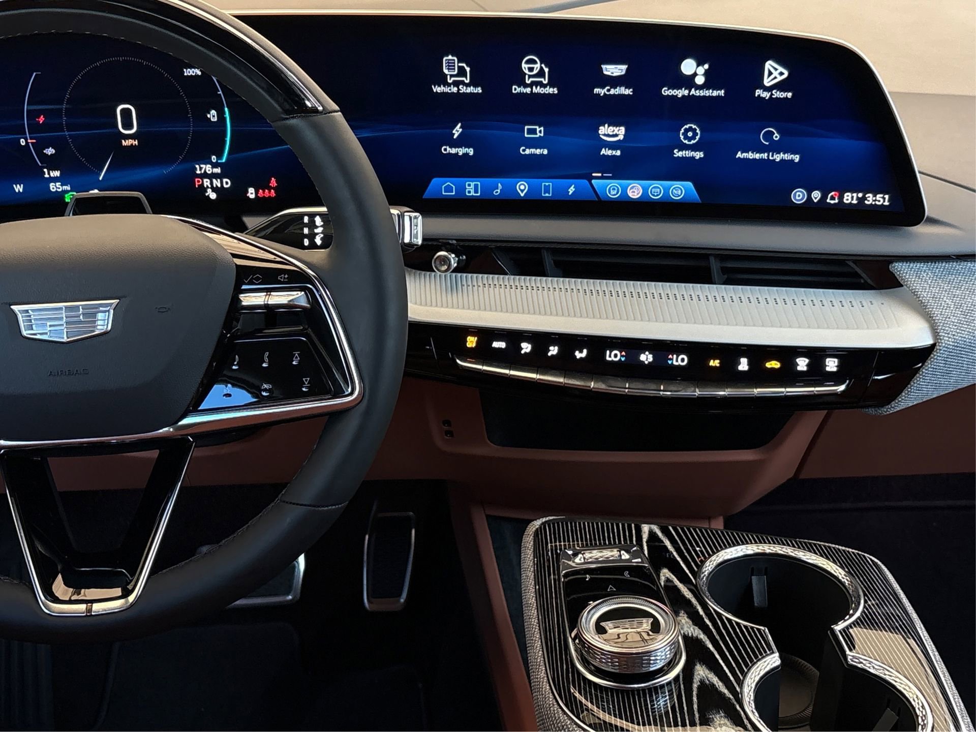 New 2025 Cadillac Optiq Luxury 2 image 16