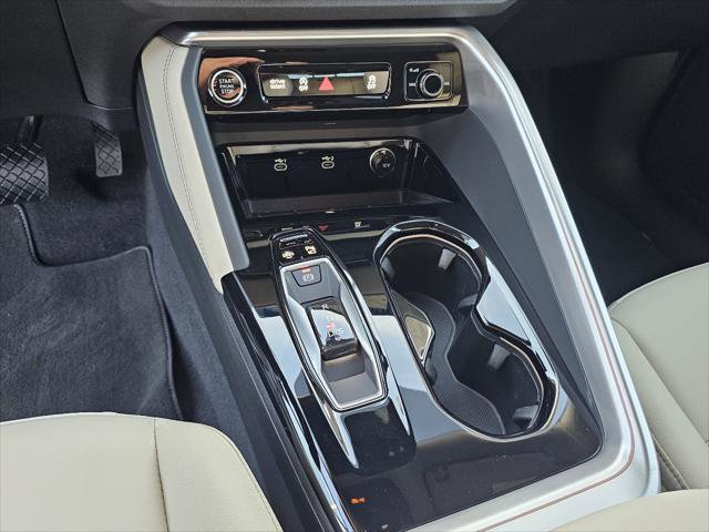 Used 2025 Audi Q5 Premium w/ Convenience Package image 11