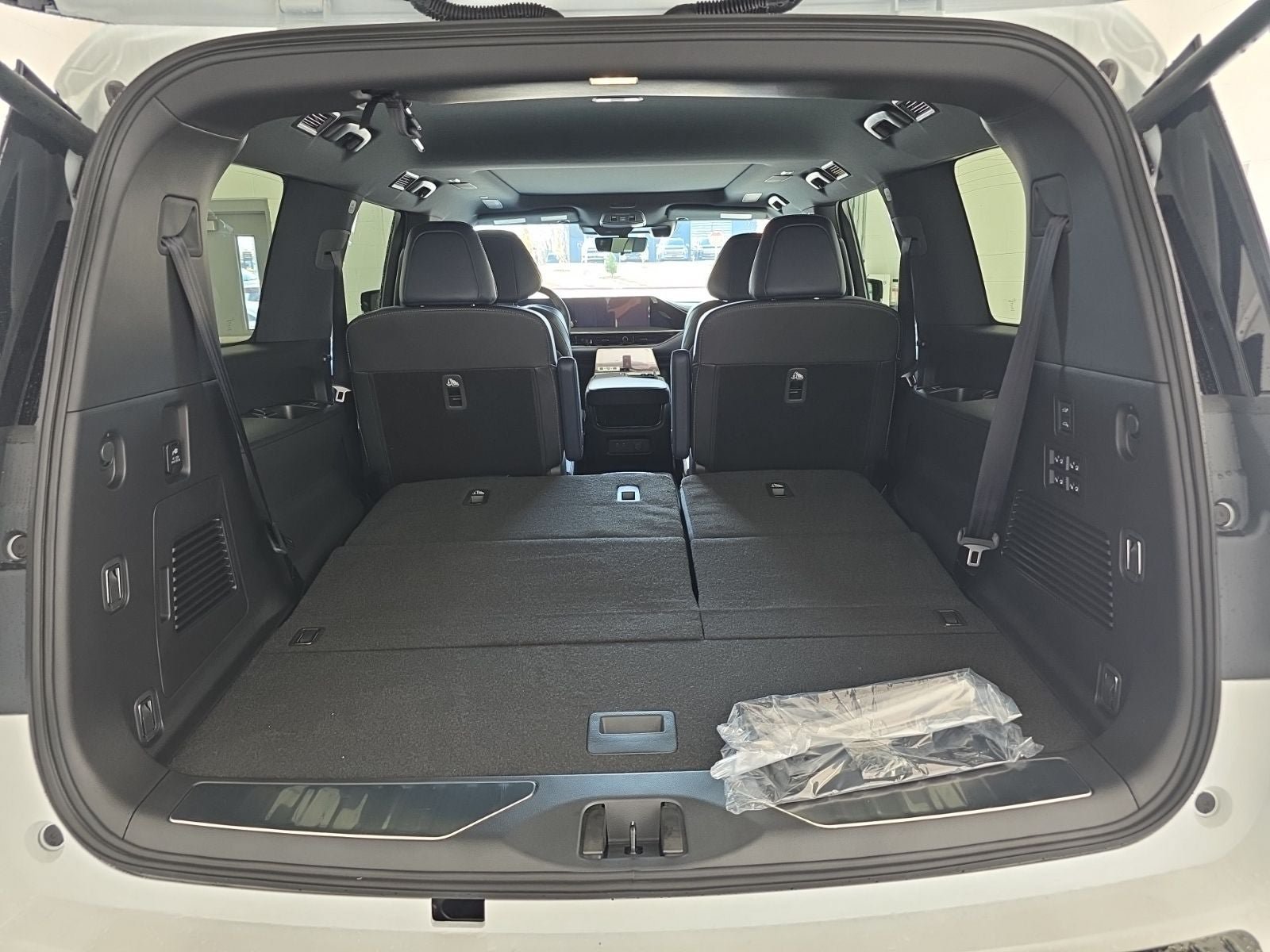New 2026 INFINITI QX80 4WD w/ Sport Exterior Package image 18