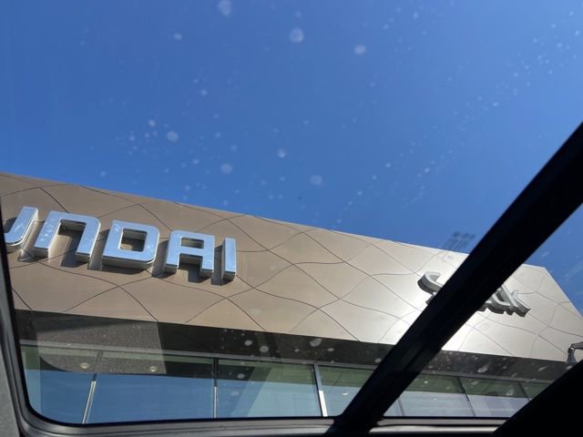 Used 2024 Chevrolet Suburban RST w/ Luxury Package image 9