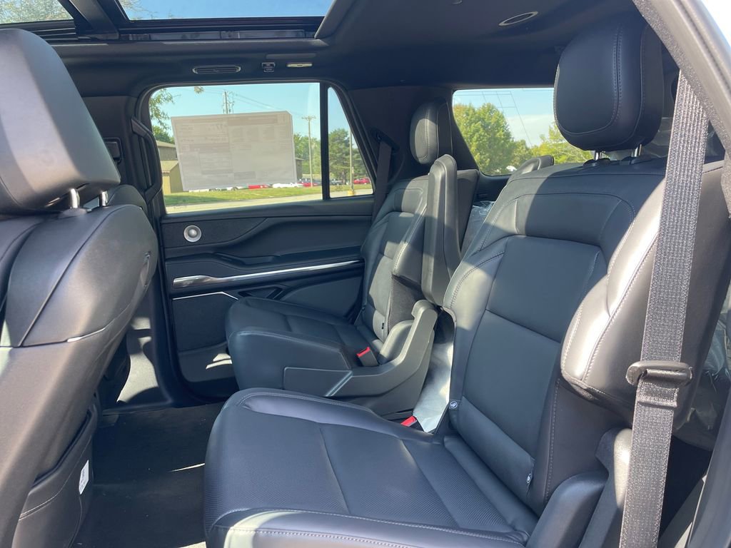 New 2025 Lincoln Navigator Reserve w/ Jet Appearance Package image 15