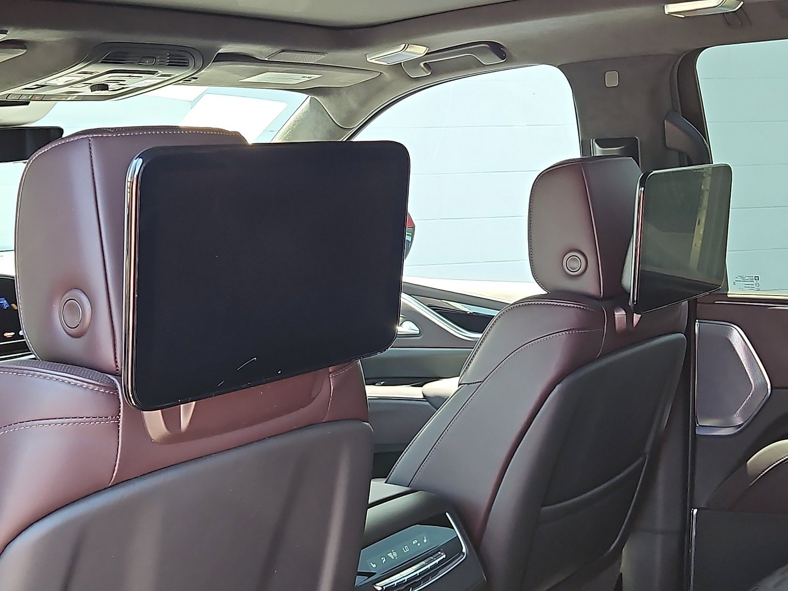 Certified 2023 Cadillac Escalade ESV Sport Platinum AWD/4WD image 10