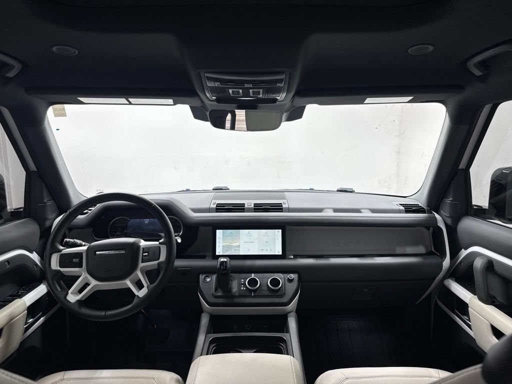 Used 2023 Land Rover Defender 110 SE AWD/4WD image 18