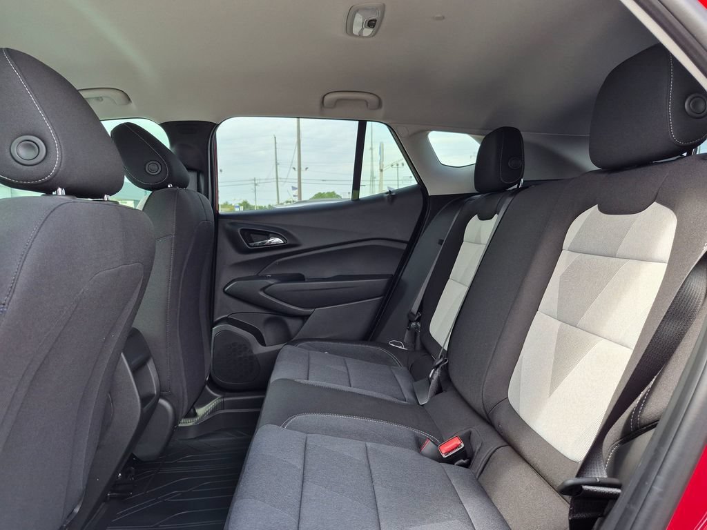 New 2026 Chevrolet Trax LS w/ LS Convenience Package FWD image 25