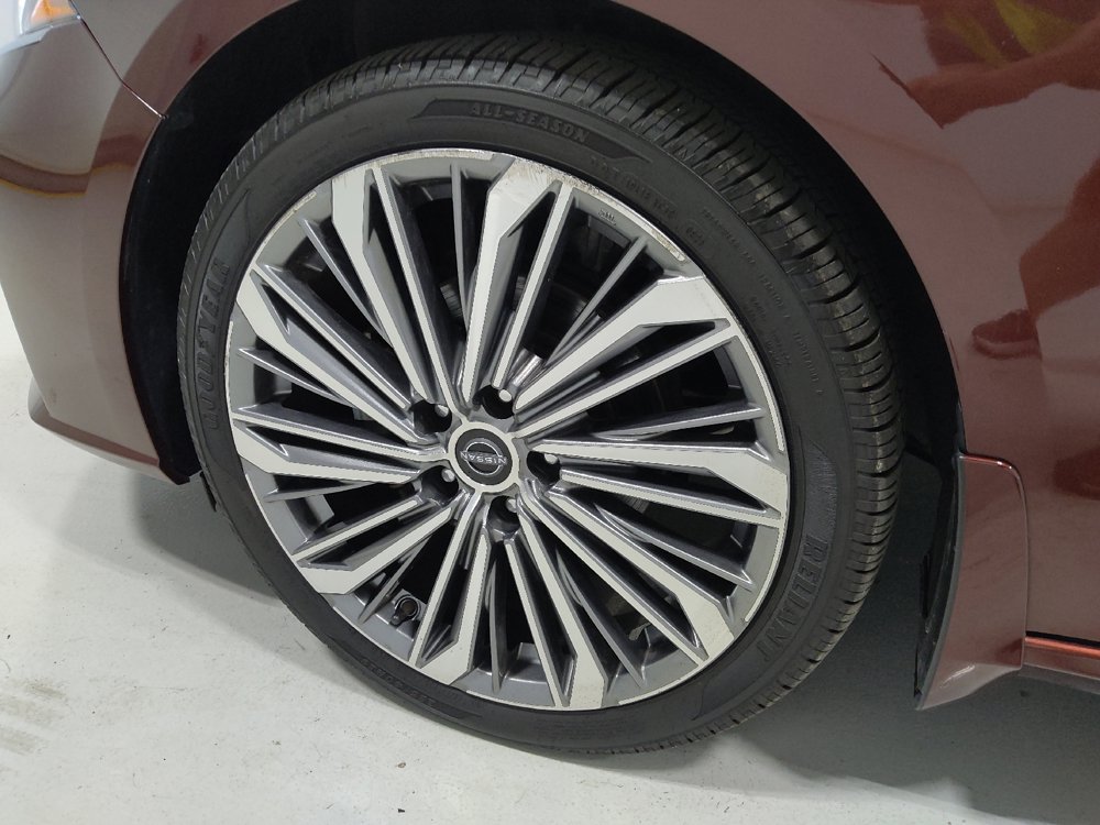 Used 2023 Nissan Altima 2.5 SL FWD image 31