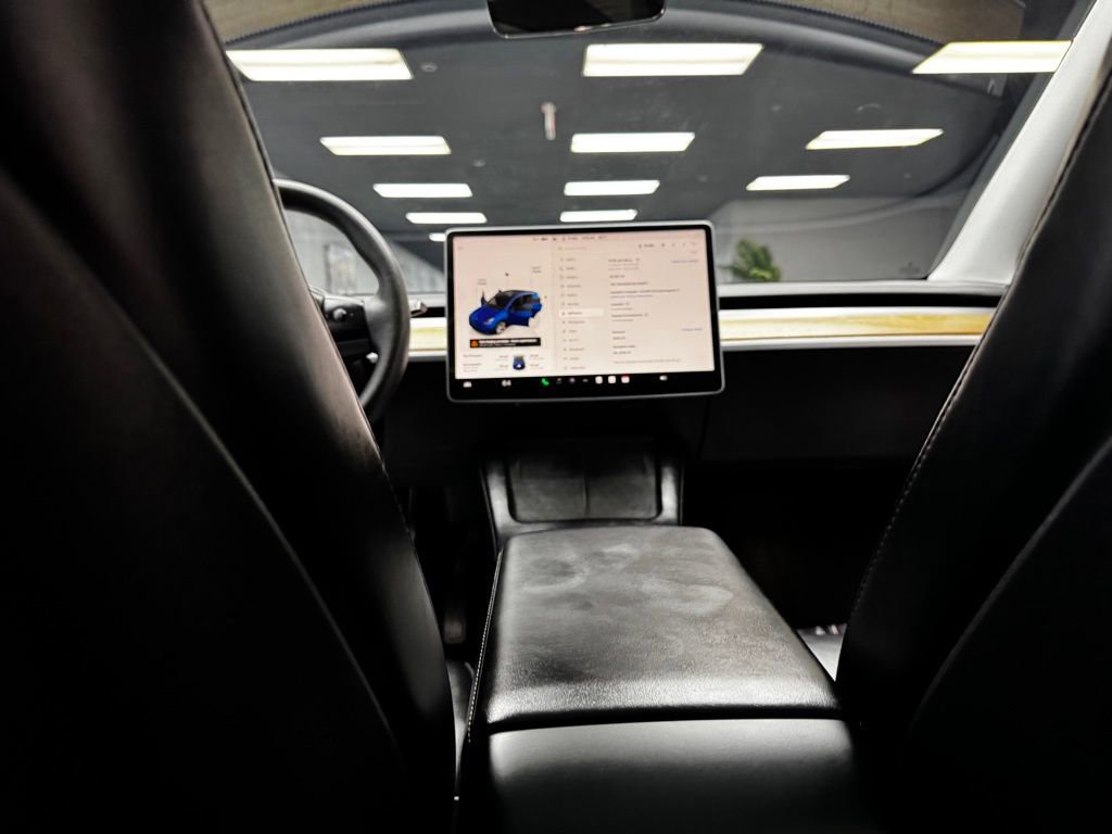 Used 2022 Tesla Model Y Long Range image 38