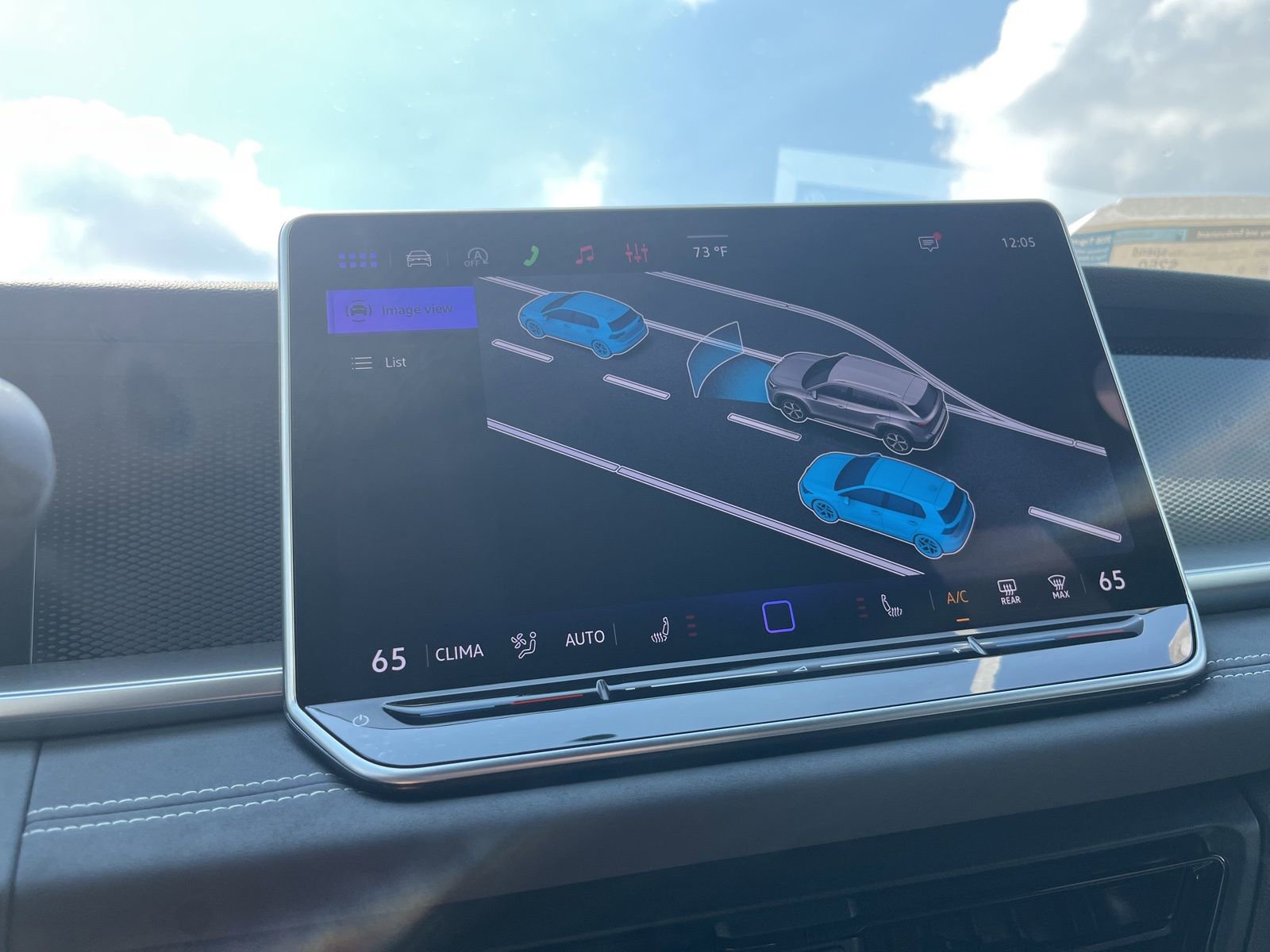 New 2026 Volkswagen Tiguan SE R-Line FWD image 11