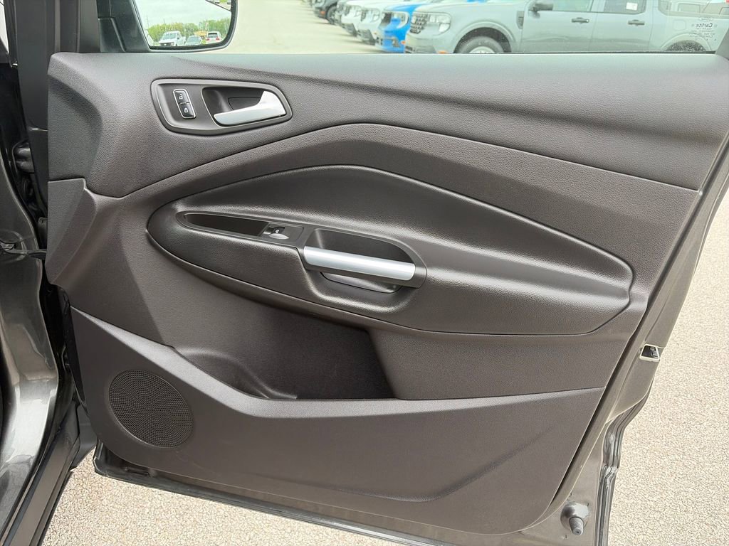 Used 2015 Ford Escape SE FWD image 9