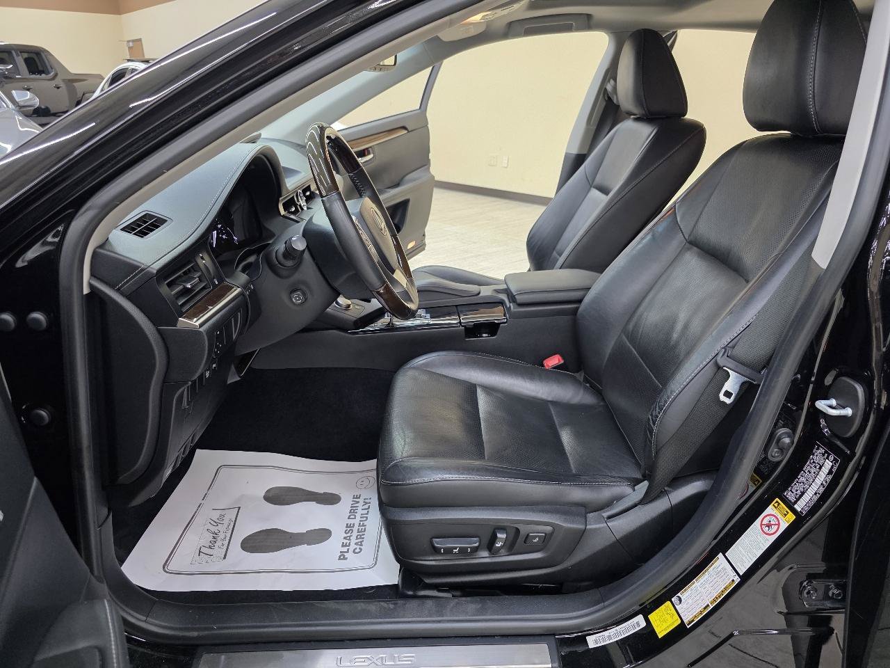 Used 2015 Lexus ES 350 w/ Luxury Package FWD image 17