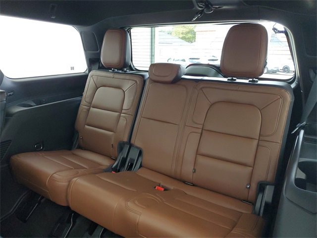 Used 2023 Lincoln Navigator Reserve image 13