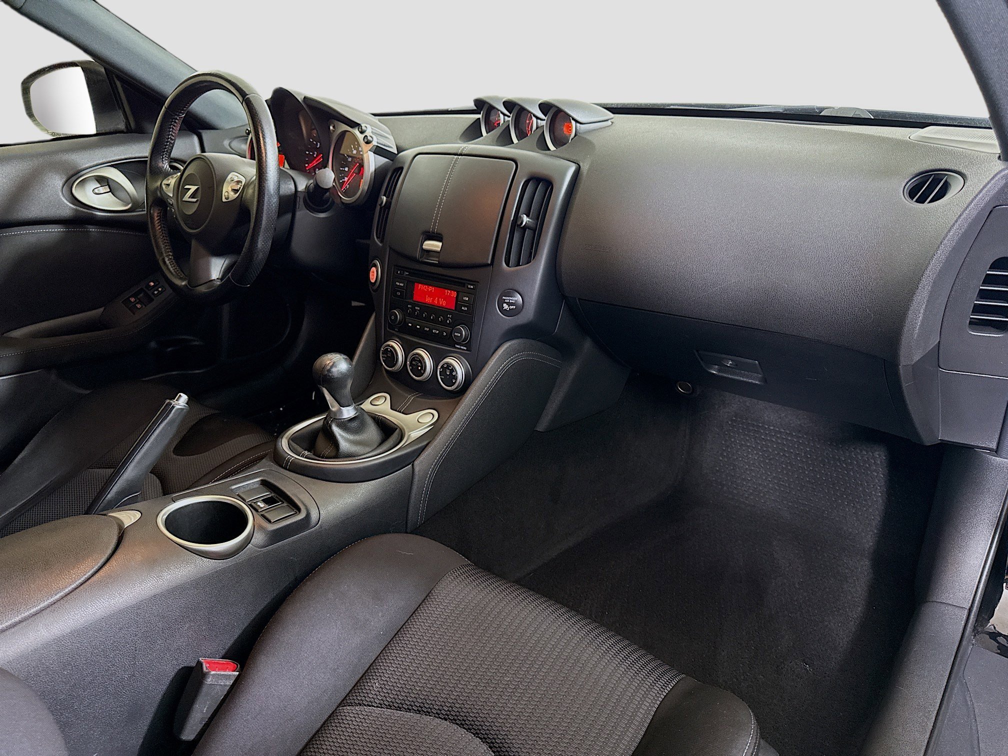 Used 2020 Nissan 370Z Coupe RWD image 26