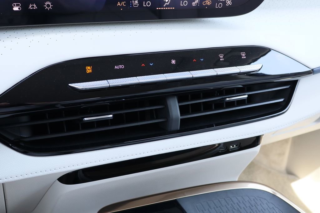 Certified 2025 Buick Enclave Avenir w/ Super Cruise Package image 17