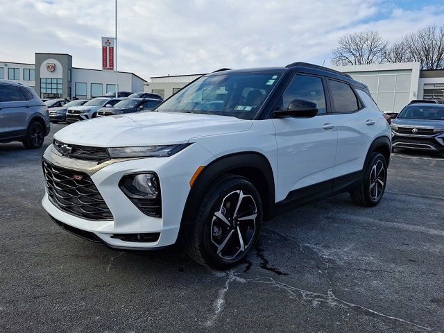 Used 2023 Chevrolet TrailBlazer RS w/ Convenience Package FWD image 3