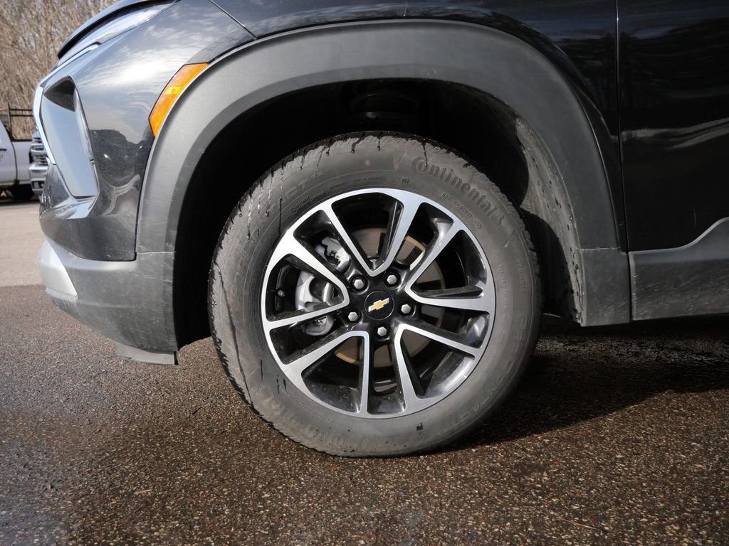 Used 2025 Chevrolet TrailBlazer LT AWD/4WD image 9