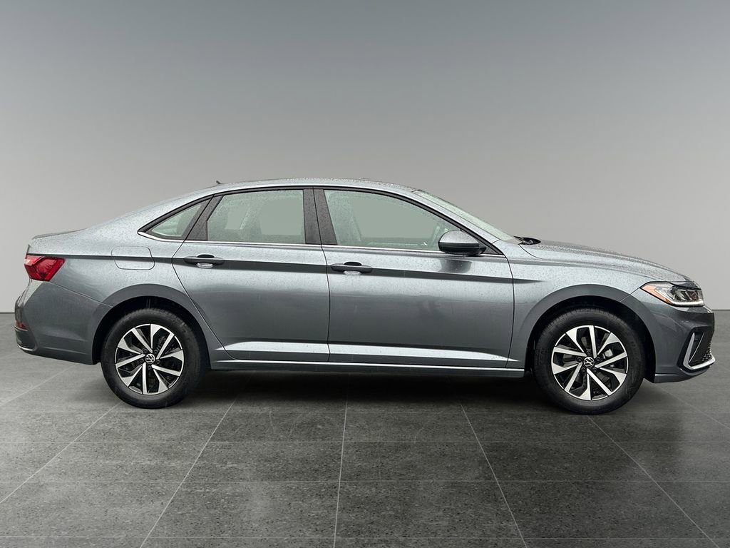 Used 2025 Volkswagen Jetta S image 8