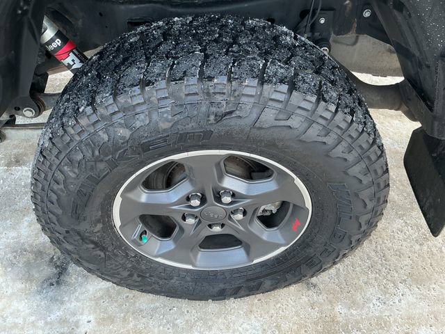 Used 2020 Jeep Gladiator Rubicon w/ LED Lighting Group AWD/4WD image 17
