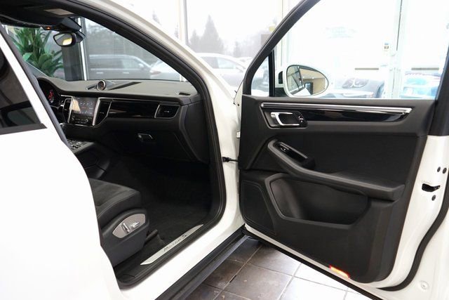 Used 2017 Porsche Macan S image 45