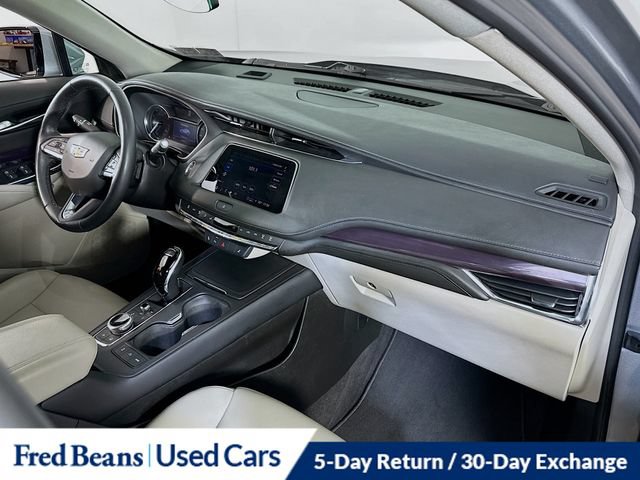 Used 2023 Cadillac XT4 Luxury w/ Cold Weather Package FWD image 28