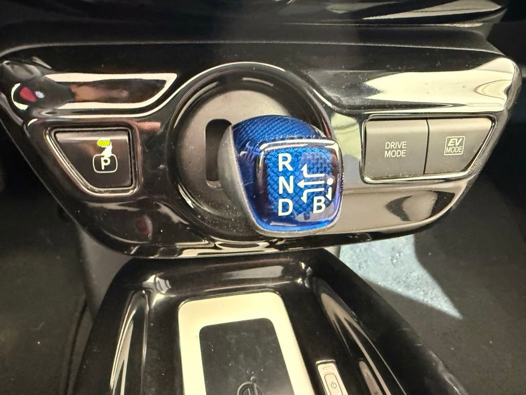 Used 2017 Toyota Prius Four w/ Advanced Technology Package FWD image 29