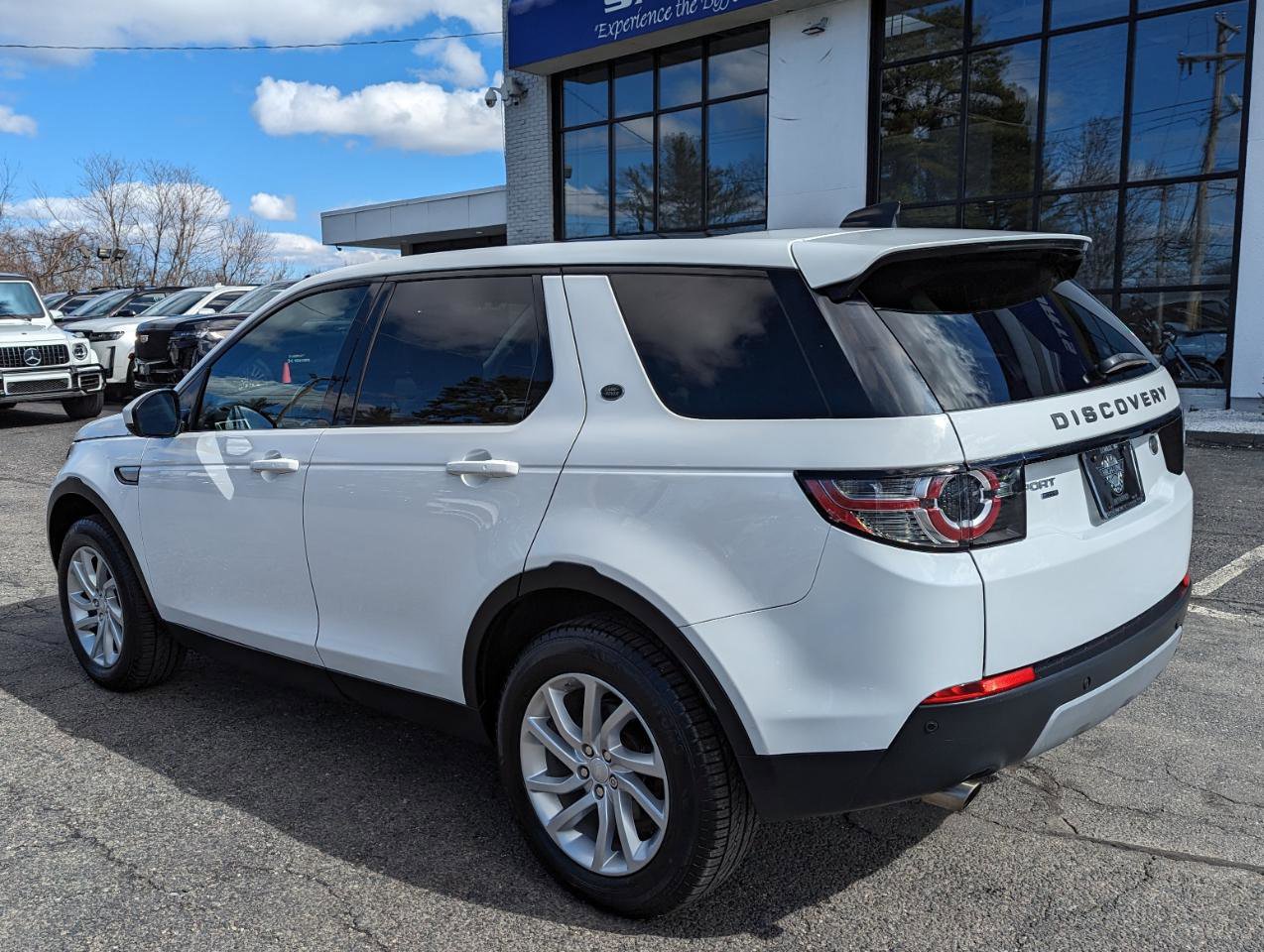 Used 2017 Land Rover Discovery Sport HSE image 10