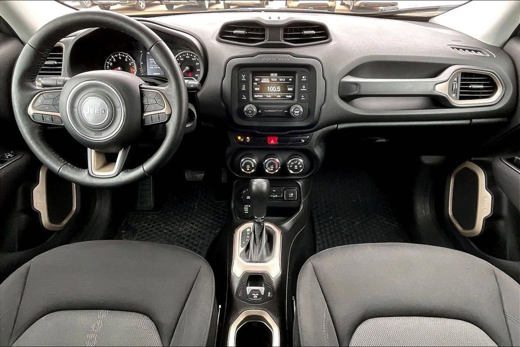 Used 2017 Jeep Renegade Latitude w/ Cold Weather Group AWD/4WD image 15