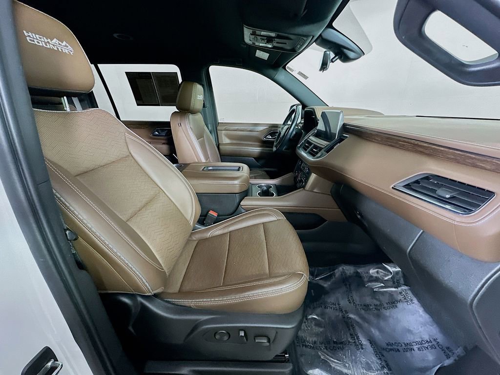 Used 2022 Chevrolet Suburban High Country image 12