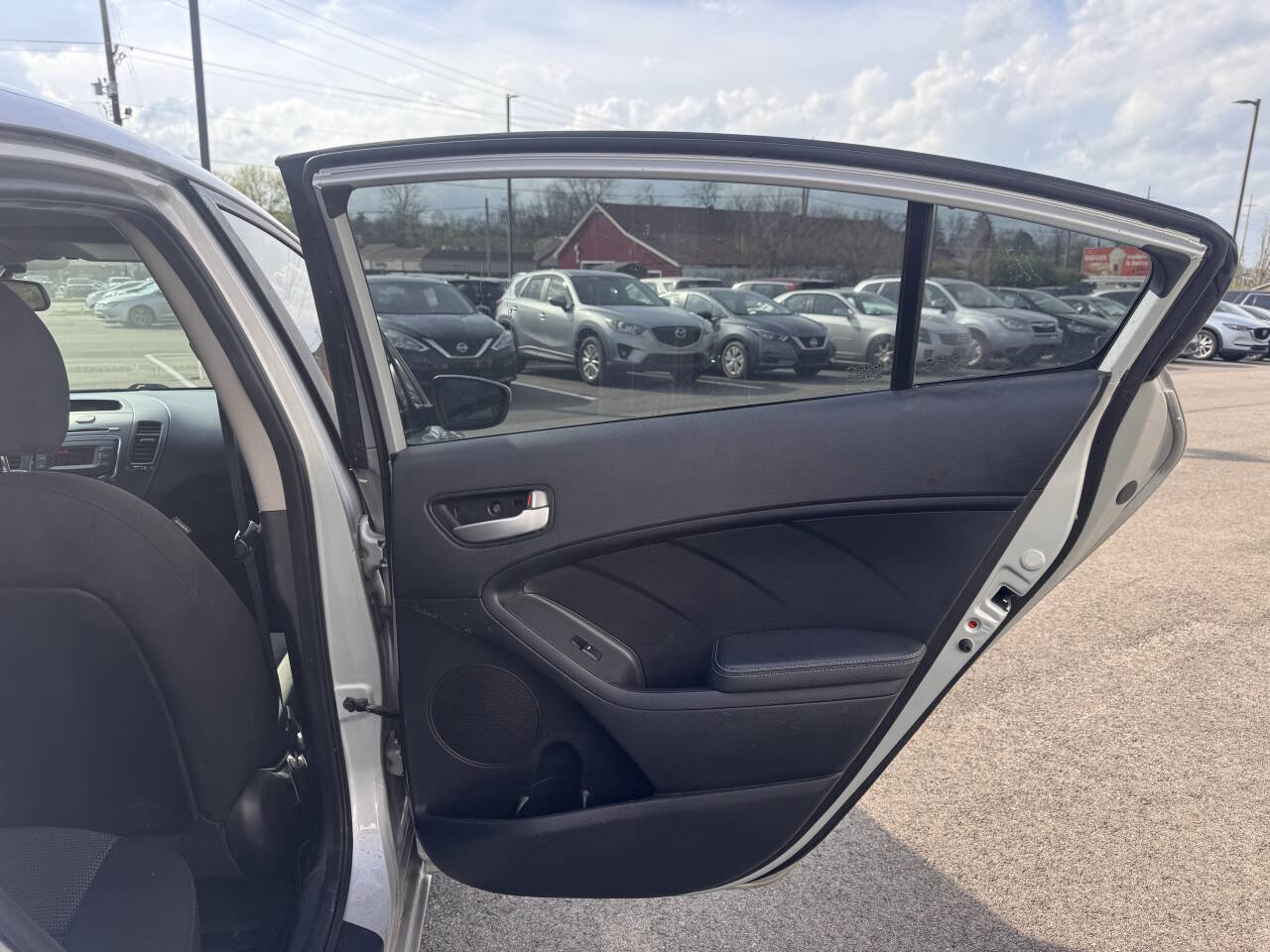 Used 2017 Kia Forte LX image 17