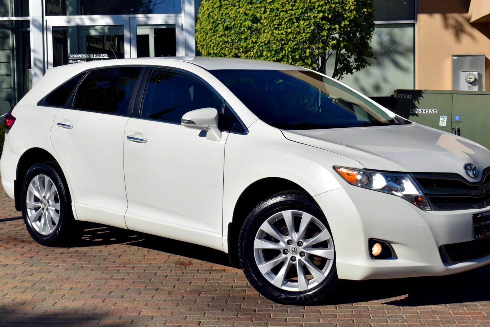 Used 2013 Toyota Venza XLE image 3