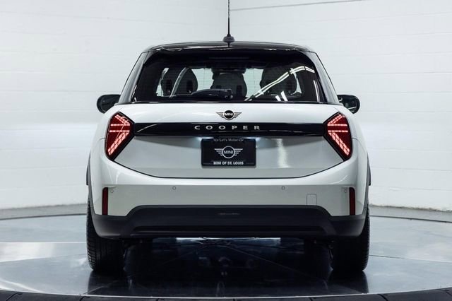 New 2026 MINI Cooper 4-Door Hardtop image 7