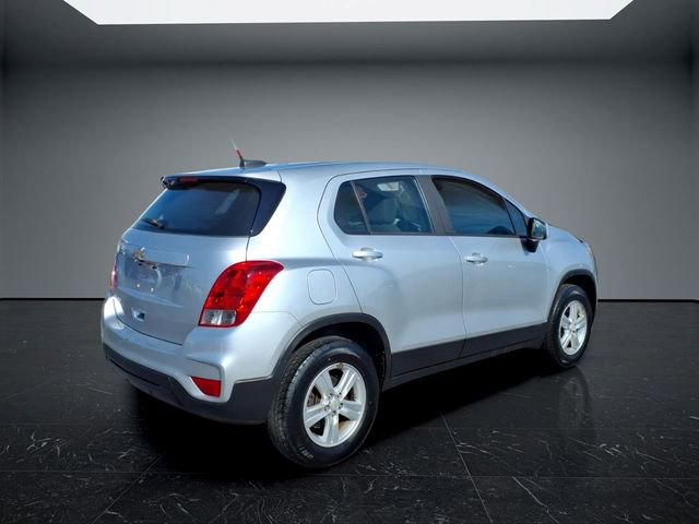 Used 2017 Chevrolet Trax LS AWD/4WD image 3